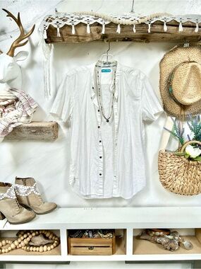 LINEN Short Sleeve boho Shirt/cover up w resort vacay beach shabby chic vibe